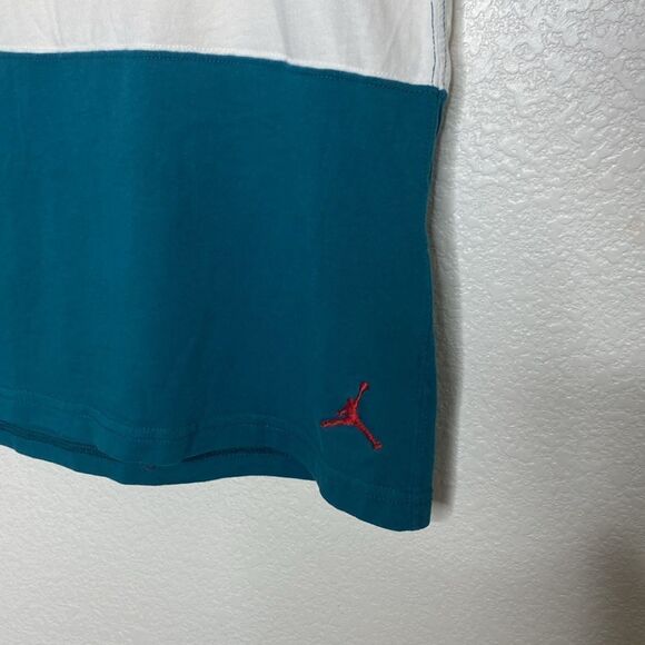NIKE Air Jordan Rare Colorway Red/ White/Green Flight Tank Top with V Pocket M - Picture 2 of 6
